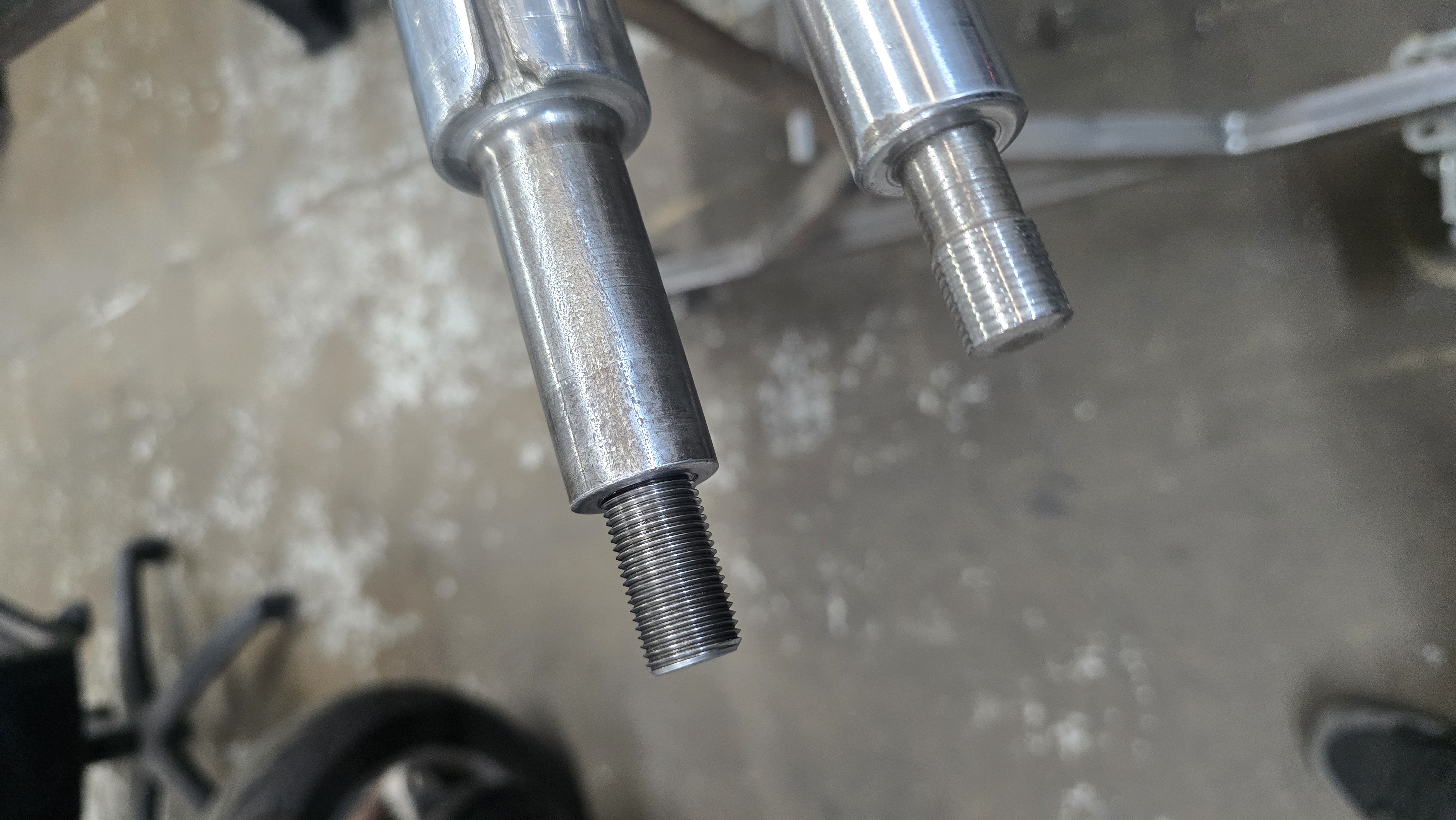 Threaded precision shafts turned on the Miyano CNC lathe